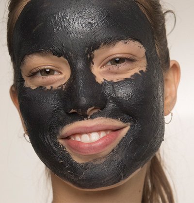 CHARCOAL VROUW GEZICHT 1